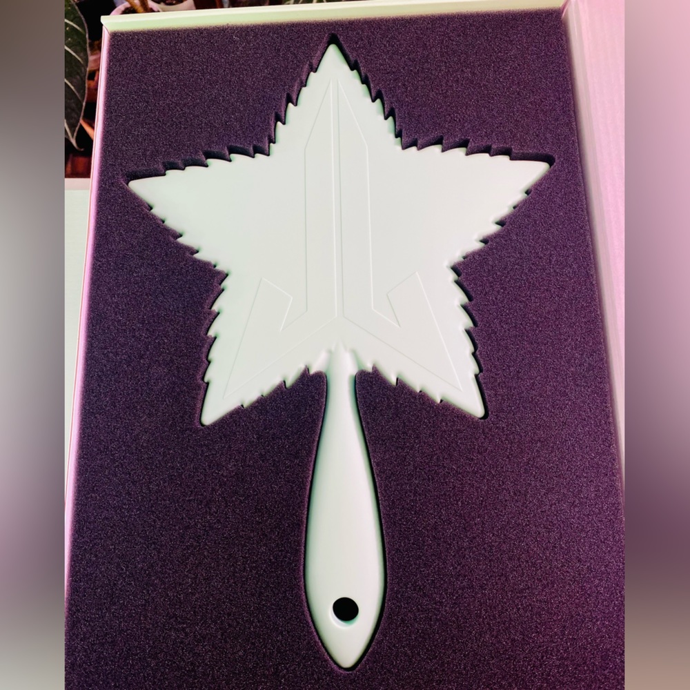 Jeffree Star Soft Touch Mint Leaf Mirror
